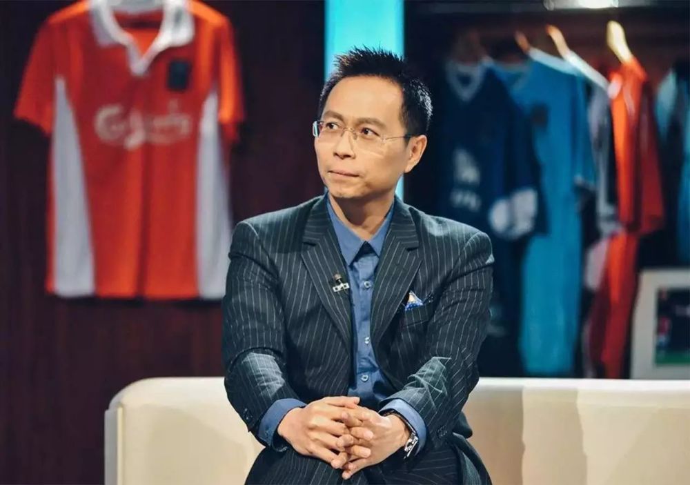 她惊讶的问道：知鱼？你怎么在这儿？顾言忠也很是惊讶，没想到苏家的苏知鱼竟然也在现场。